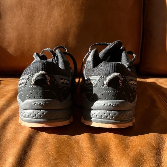 Saucony Excursion Trail Running Women’s Black and Peachy Pink Athletic Shoes - Picture 5 of 13